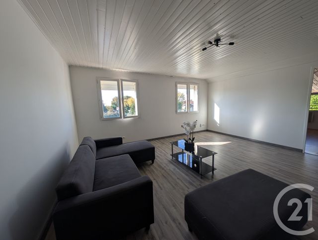 Appartement T3 à louer - 3 pièces - 75,63 m2 - Le Taillan Medoc - 33 - AQUITAINE