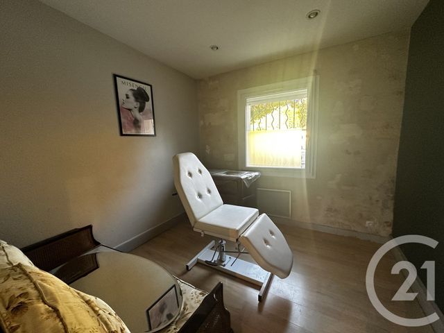 Local commercial à louer - 42.21 m2 - 33 - Gironde