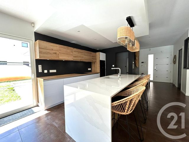 Maison à louer - 7 pièces - 154,66 m2 - St Medard En Jalles - 33 - AQUITAINE