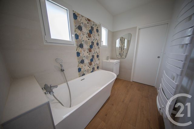 Maison &agrave; louer - 5 pi&egrave;ces - 135,01 m2 - St Medard En Jalles - 33 - AQUITAINE