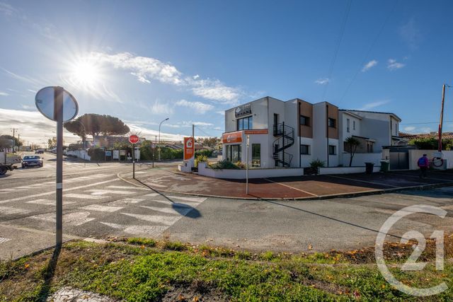 Local commercial à louer - 144.18 m2 - 33 - Gironde