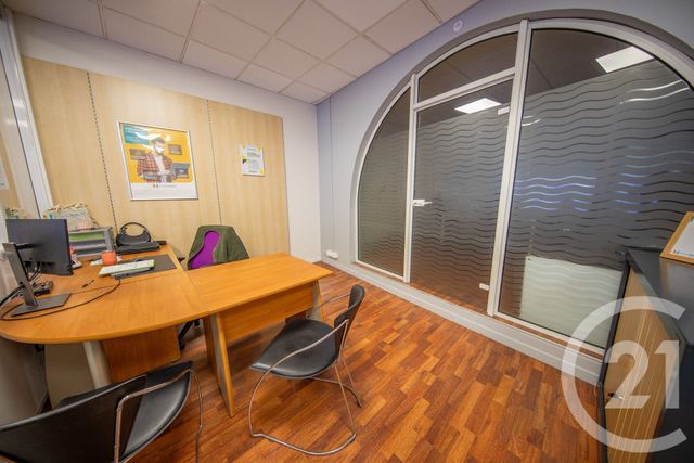 Local commercial à louer - 102.76 m2 - 33 - Gironde