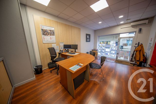 Local commercial à louer - 102.76 m2 - 33 - Gironde