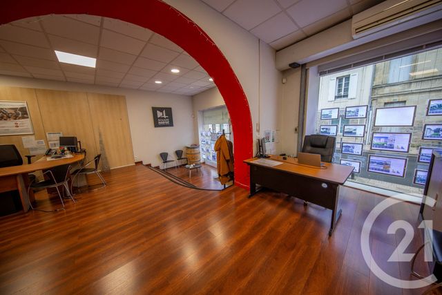 Local commercial à louer - 102.76 m2 - 33 - Gironde