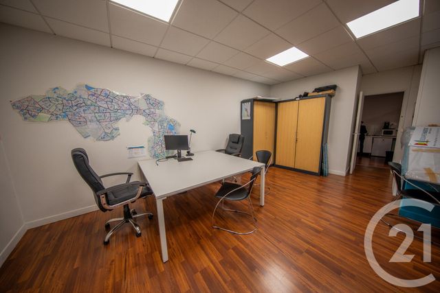 Local commercial à louer - 102.76 m2 - 33 - Gironde