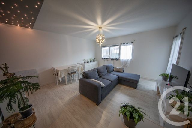 Appartement T2 &agrave; louer - 2 pi&egrave;ces - 46,52 m2 - Le Haillan - 33 - AQUITAINE