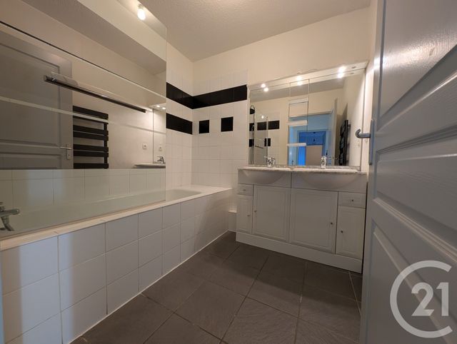 Appartement T3 &agrave; louer - 3 pi&egrave;ces - 66,42 m2 - Cenon - 33 - AQUITAINE