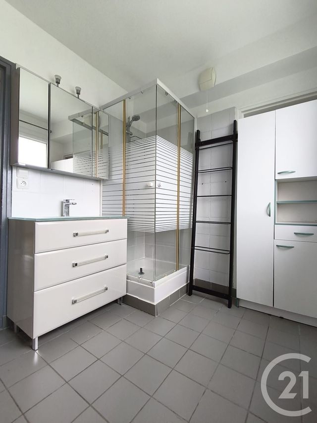 Appartement F4 &agrave; louer - 4 pi&egrave;ces - 72,10 m2 - St Medard En Jalles - 33 - AQUITAINE