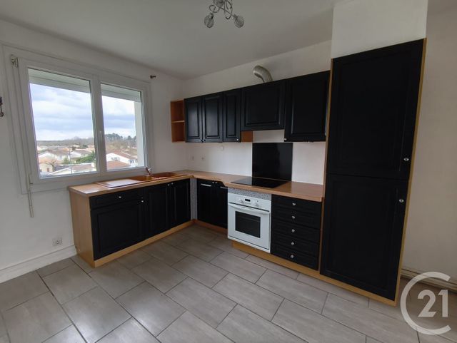 Appartement F4 &agrave; louer - 4 pi&egrave;ces - 72,10 m2 - St Medard En Jalles - 33 - AQUITAINE