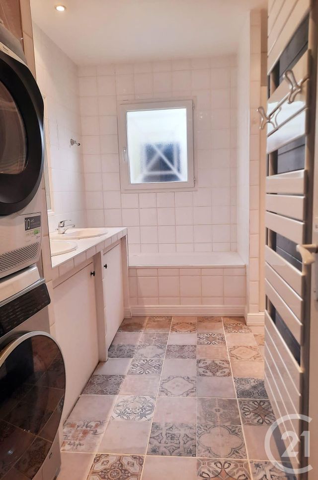 Maison &agrave; louer - 5 pi&egrave;ces - 103,26 m2 - Le Taillan Medoc - 33 - AQUITAINE