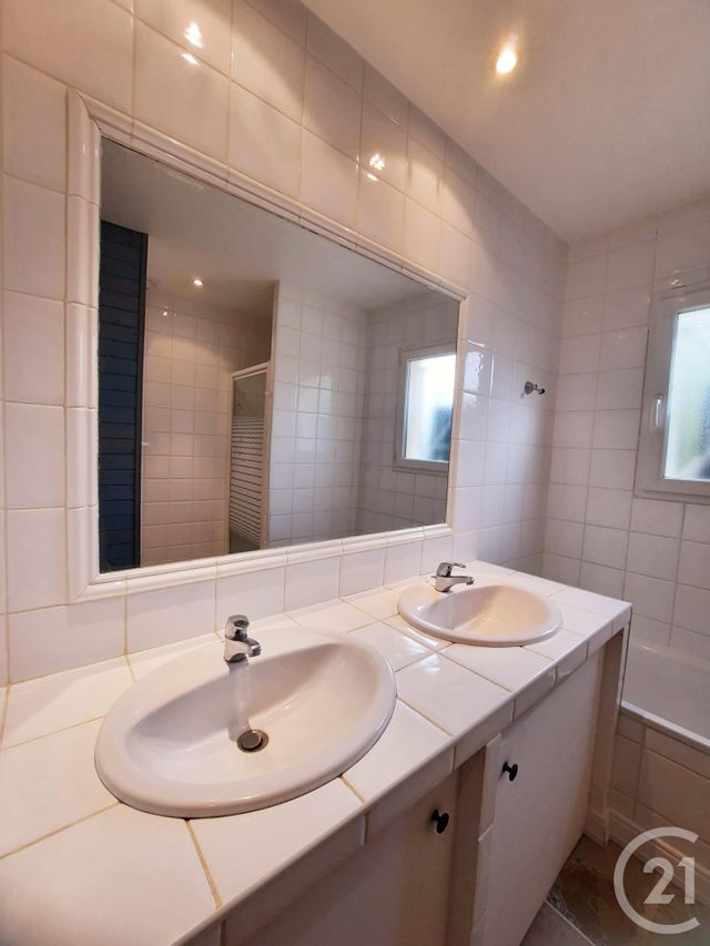 Maison &agrave; louer - 5 pi&egrave;ces - 103,26 m2 - Le Taillan Medoc - 33 - AQUITAINE