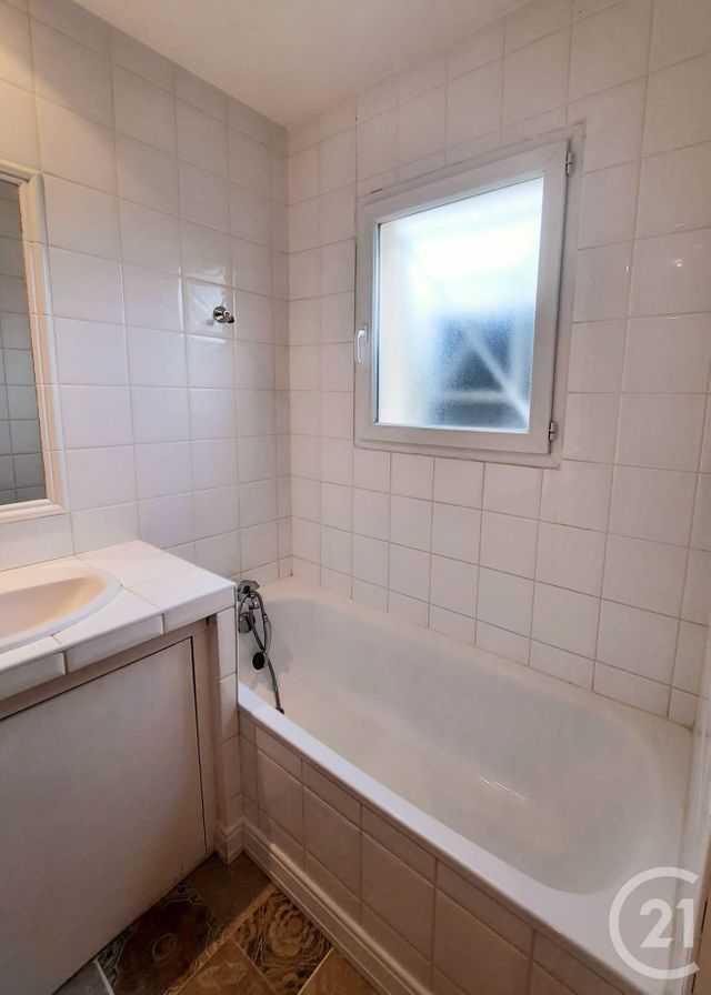 Maison &agrave; louer - 5 pi&egrave;ces - 103,26 m2 - Le Taillan Medoc - 33 - AQUITAINE