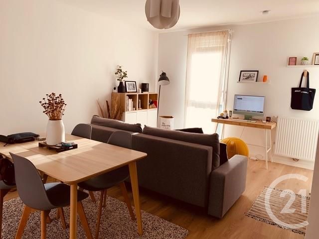 Appartement Duplex &agrave; louer - 2 pi&egrave;ces - 44,20 m2 - Le Taillan Medoc - 33 - AQUITAINE