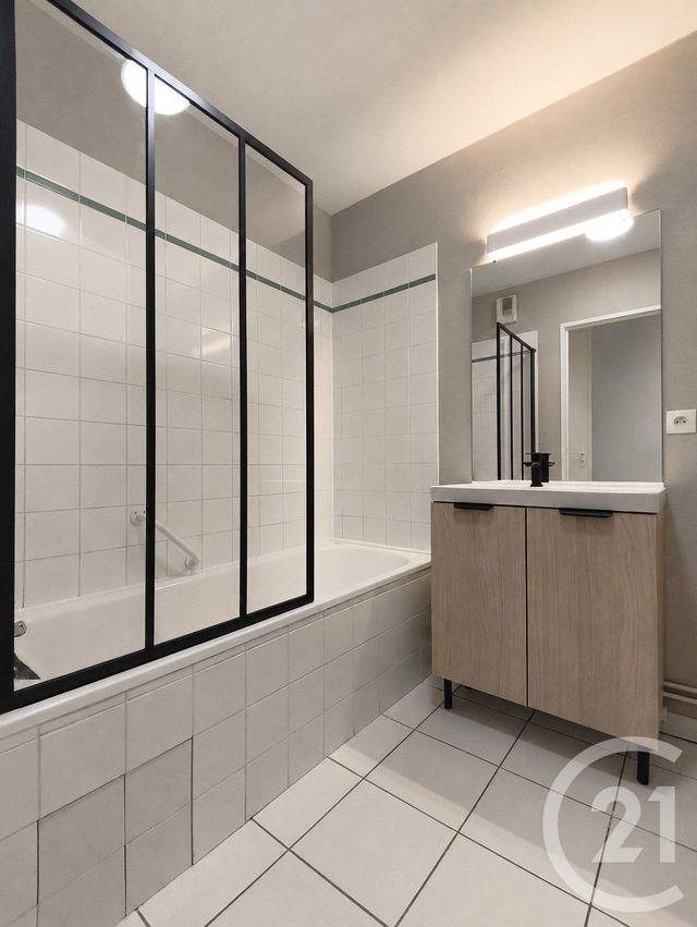 Appartement T3 &agrave; louer - 3 pi&egrave;ces - 61,07 m2 - Talence - 33 - AQUITAINE