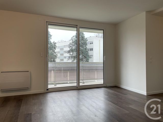 Appartement F4 &agrave; louer - 4 pi&egrave;ces - 65,82 m2 - Bordeaux - 33 - AQUITAINE