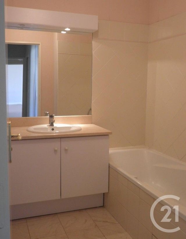 Appartement T3 &agrave; louer - 3 pi&egrave;ces - 75,30 m2 - Bordeaux - 33 - AQUITAINE