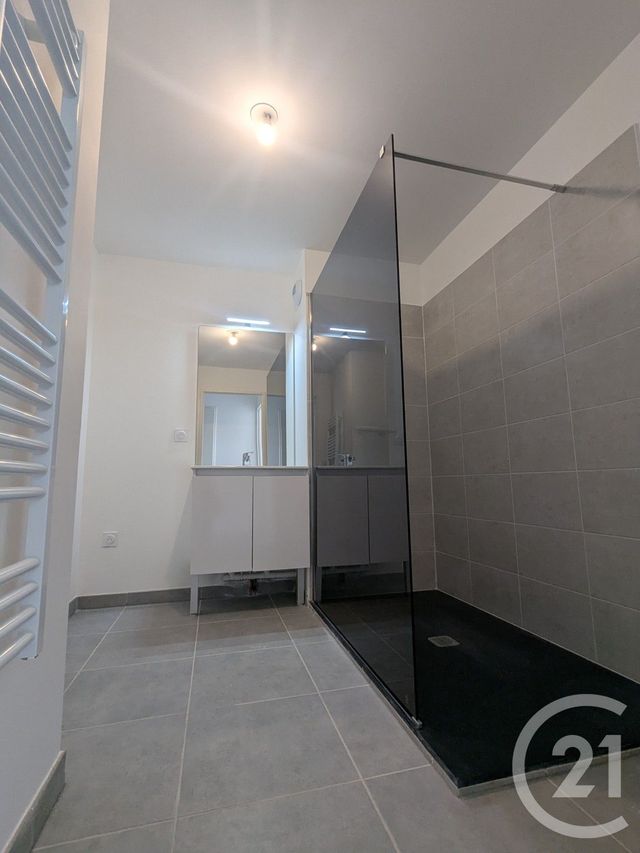 Appartement T3 &agrave; louer - 3 pi&egrave;ces - 64,07 m2 - St Medard En Jalles - 33 - AQUITAINE