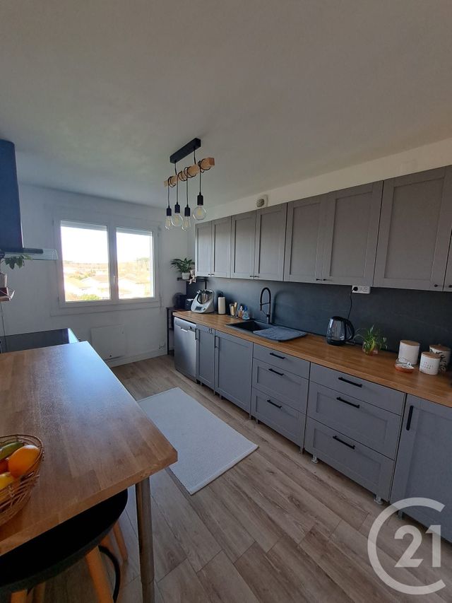 Appartement T4 &agrave; louer - 4 pi&egrave;ces - 87,96 m2 - St Medard En Jalles - 33 - AQUITAINE