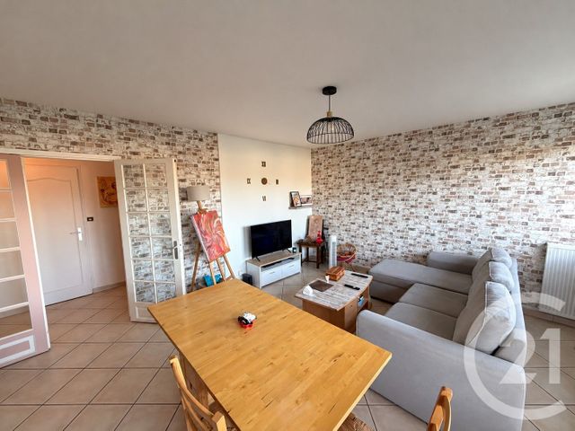 Appartement 2 pièces 56 m² · aux Mureaux · 55,5 m² · 140 000 €