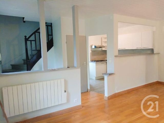 Appartement F3 &agrave; louer - 3 pi&egrave;ces - 82,95 m2 - Gourdon - 46 - MIDI-PYRENEES