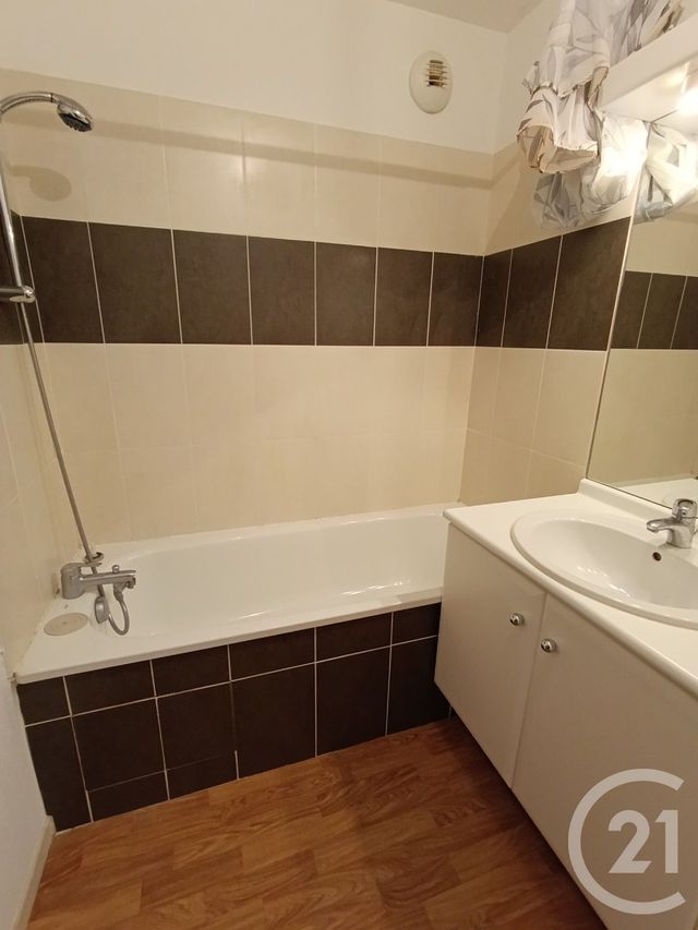 Appartement T2 &agrave; louer - 2 pi&egrave;ces - 42,03 m2 - Gourdon - 46 - MIDI-PYRENEES