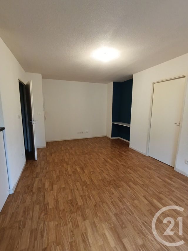Appartement T2 &agrave; louer - 2 pi&egrave;ces - 42,03 m2 - Gourdon - 46 - MIDI-PYRENEES