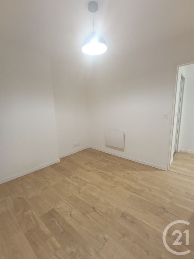 Appartement T3 &agrave; louer - 3 pi&egrave;ces - 40,75 m2 - Gourdon - 46 - MIDI-PYRENEES