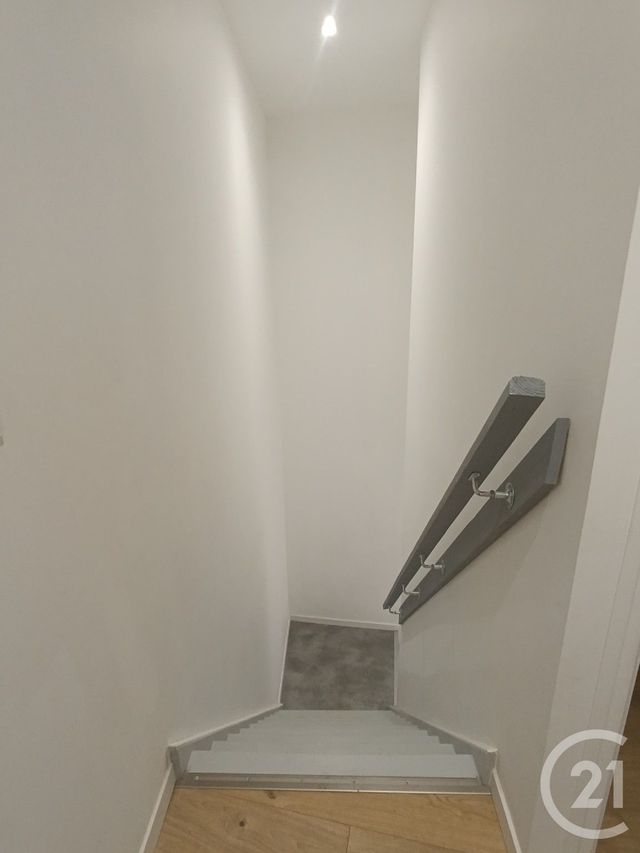 Appartement T3 &agrave; louer - 3 pi&egrave;ces - 40,75 m2 - Gourdon - 46 - MIDI-PYRENEES
