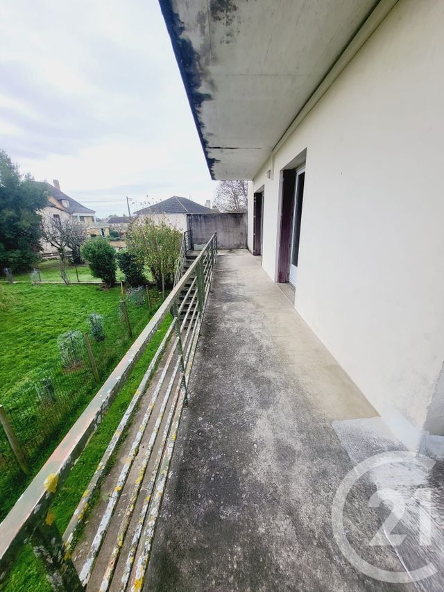 Appartement F4 à louer - 4 pièces - 98,19 m2 - Gourdon - 46 - MIDI-PYRENEES