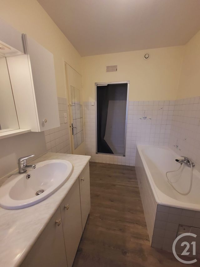 Appartement F4 à louer - 4 pièces - 98,19 m2 - Gourdon - 46 - MIDI-PYRENEES