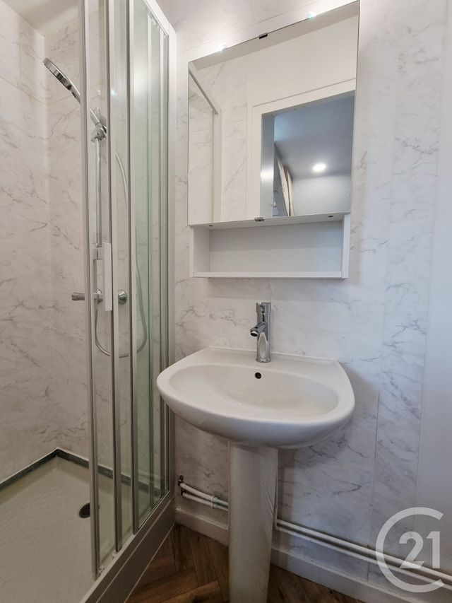 Appartement Studio &agrave; louer - 1 pi&egrave;ce - 12,43 m2 - Gourdon - 46 - MIDI-PYRENEES