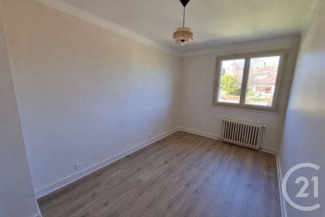 Maison &agrave; louer - 5 pi&egrave;ces - 80,42 m2 - Gourdon - 46 - MIDI-PYRENEES