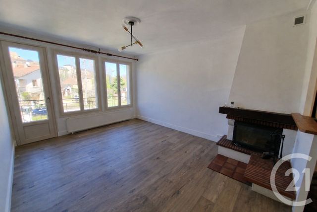 Maison &agrave; louer - 5 pi&egrave;ces - 80,42 m2 - Gourdon - 46 - MIDI-PYRENEES