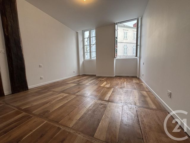 Appartement T4 &agrave; louer - 4 pi&egrave;ces - 100 m2 - Tardets Sorholus - 64 - AQUITAINE
