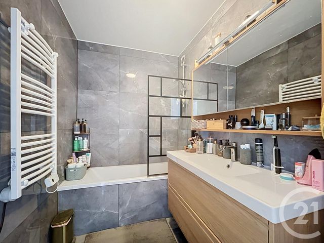 Appartement F4 &agrave; vendre - 4 pi&egrave;ces - 87,24 m2 - Rueil Malmaison - 92 - ILE-DE-FRANCE