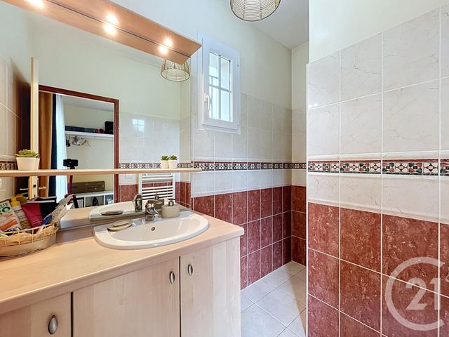 Maison &agrave; louer - 7 pi&egrave;ces - 216,12 m2 - Chatou - 78 - ILE-DE-FRANCE