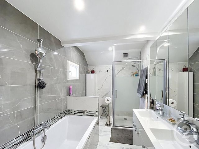 Maison &agrave; louer - 5 pi&egrave;ces - 115,21 m2 - Chatou - 78 - ILE-DE-FRANCE