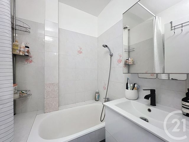 Appartement F4 à vendre - 4 pièces - 67 m2 - Chatou - 78 - ILE-DE-FRANCE