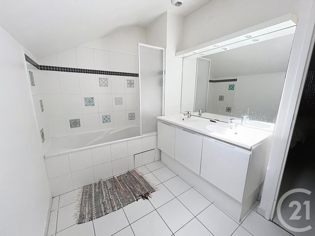 Maison à louer - 6 pièces - 139,95 m2 - Chatou - 78 - ILE-DE-FRANCE