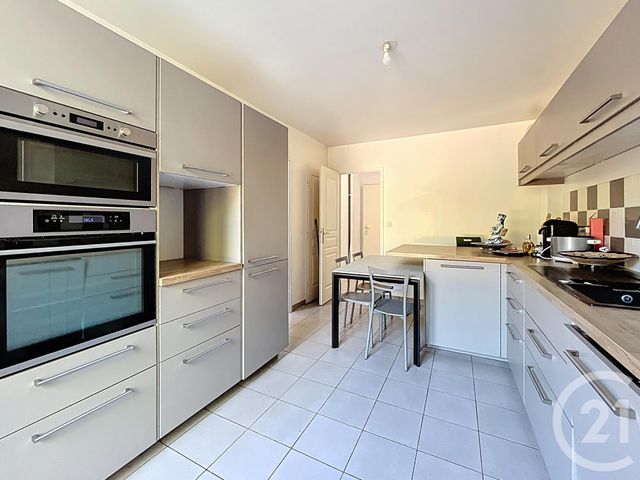 Maison à louer - 6 pièces - 139,95 m2 - Chatou - 78 - ILE-DE-FRANCE