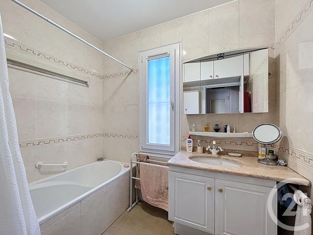 Appartement F5 &agrave; louer - 5 pi&egrave;ces - 98,63 m2 - Chatou - 78 - ILE-DE-FRANCE