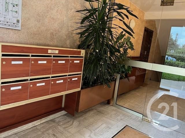 Appartement F4 &agrave; louer - 4 pi&egrave;ces - 96,55 m2 - Chatou - 78 - ILE-DE-FRANCE