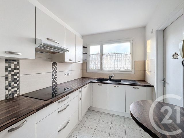Appartement F4 &agrave; louer - 4 pi&egrave;ces - 96,55 m2 - Chatou - 78 - ILE-DE-FRANCE
