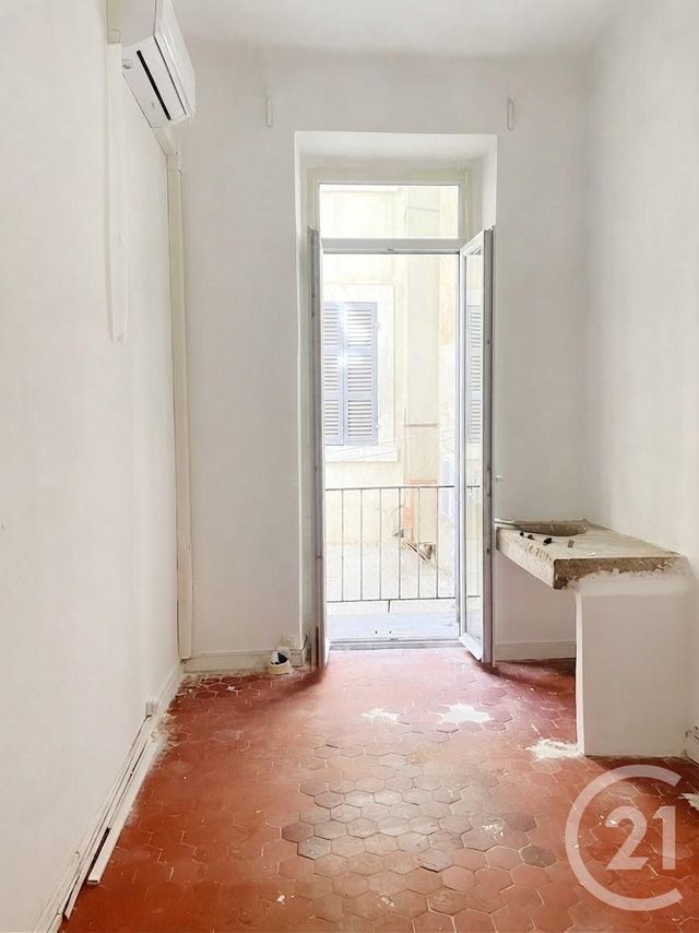 Appartement F3 &agrave; louer - 3 pi&egrave;ces - 72,79 m2 - Marseille - 13006 - PROVENCE-ALPES-COTE-D-AZUR