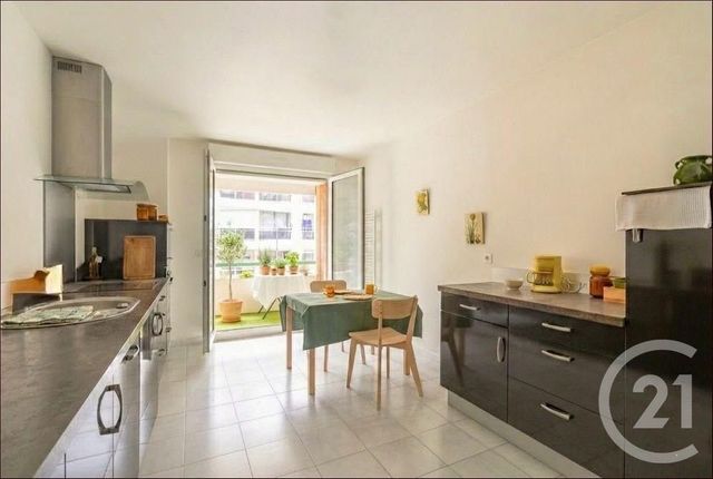 Appartement F4 &agrave; vendre - 4 pi&egrave;ces - 120 m2 - Marseille - 13005 - PROVENCE-ALPES-COTE-D-AZUR