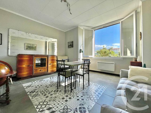 Appartement F3 &agrave; louer - 3 pi&egrave;ces - 62,45 m2 - Marseille - 13005 - PROVENCE-ALPES-COTE-D-AZUR