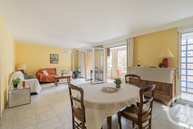 Appartement F4 &agrave; vendre - 4 pi&egrave;ces - 120 m2 - Marseille - 13005 - PROVENCE-ALPES-COTE-D-AZUR