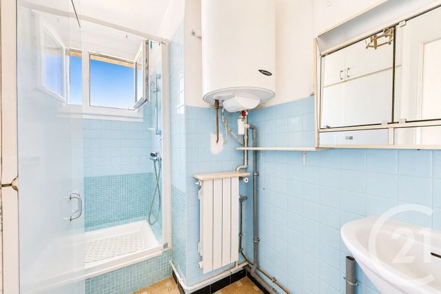 Appartement F3 &agrave; vendre - 3 pi&egrave;ces - 55 m2 - Marseille - 13005 - PROVENCE-ALPES-COTE-D-AZUR