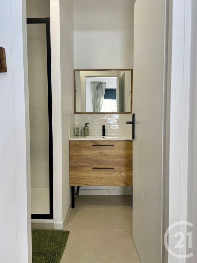 Appartement F2 &agrave; louer - 2 pi&egrave;ces - 27 m2 - Marseille - 13005 - PROVENCE-ALPES-COTE-D-AZUR