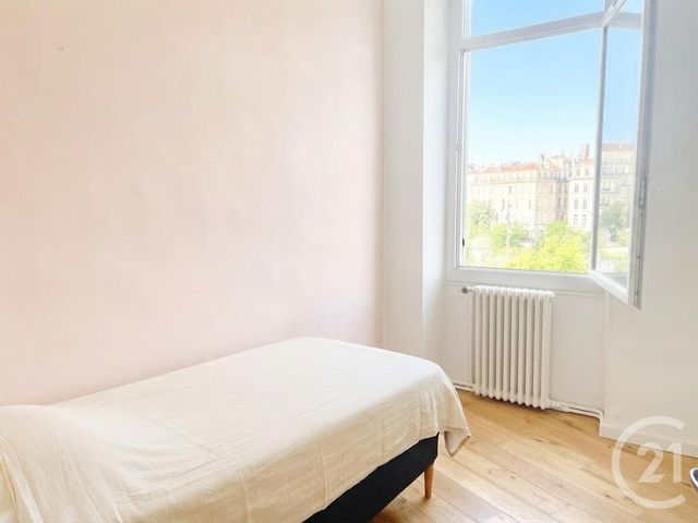 Appartement F4 &agrave; louer - 4 pi&egrave;ces - 92,42 m2 - Marseille - 13005 - PROVENCE-ALPES-COTE-D-AZUR